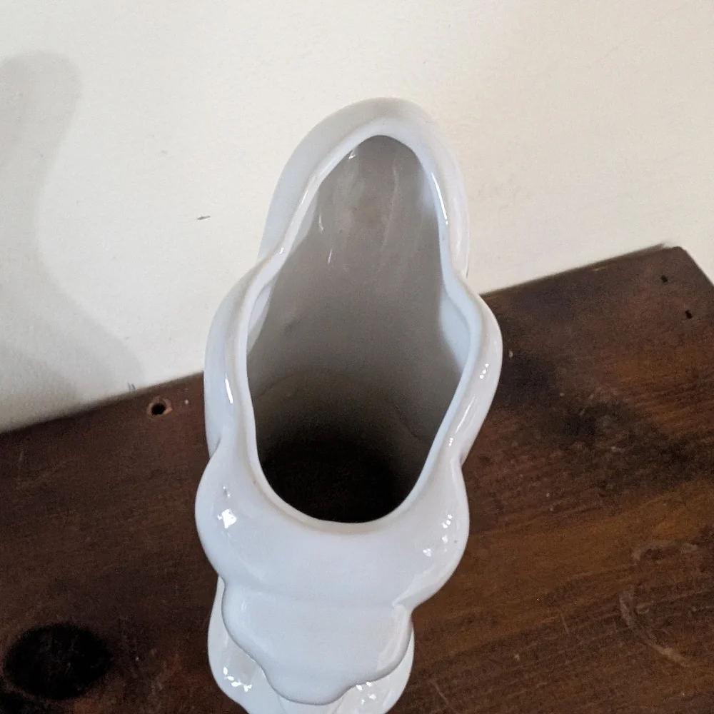Vintage White Ceramic Swan Vase Victorian CottageCore Farmhouse Decor Aesthetic